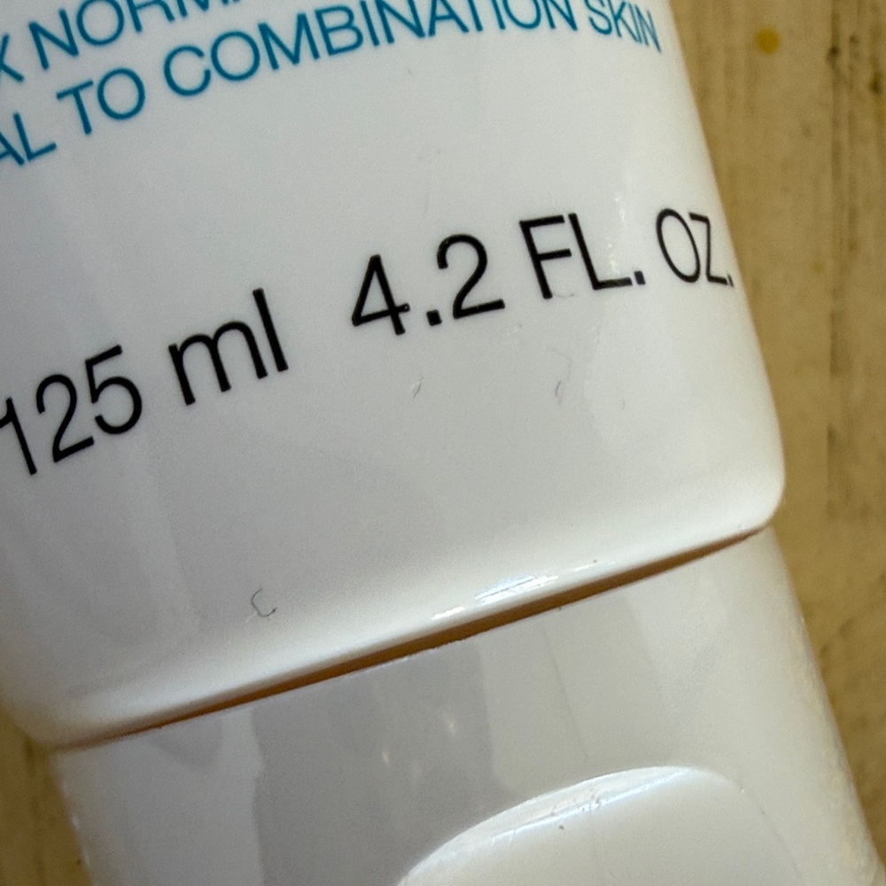 Lancome Crème Radiance Cleanser - White and Blue - Picture 4 of 4